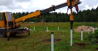 Закручивание винтовых свай в Курганинск. Аренда машины для закручивания свай цена от 2874 руб